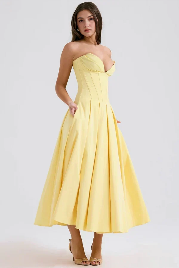 Damenkleid | Trägerlose Ausführung und mittlere Länge