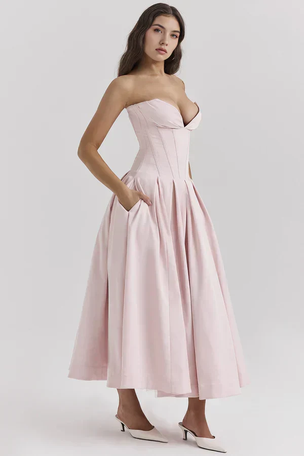 Damenkleid | Trägerlose Ausführung und mittlere Länge