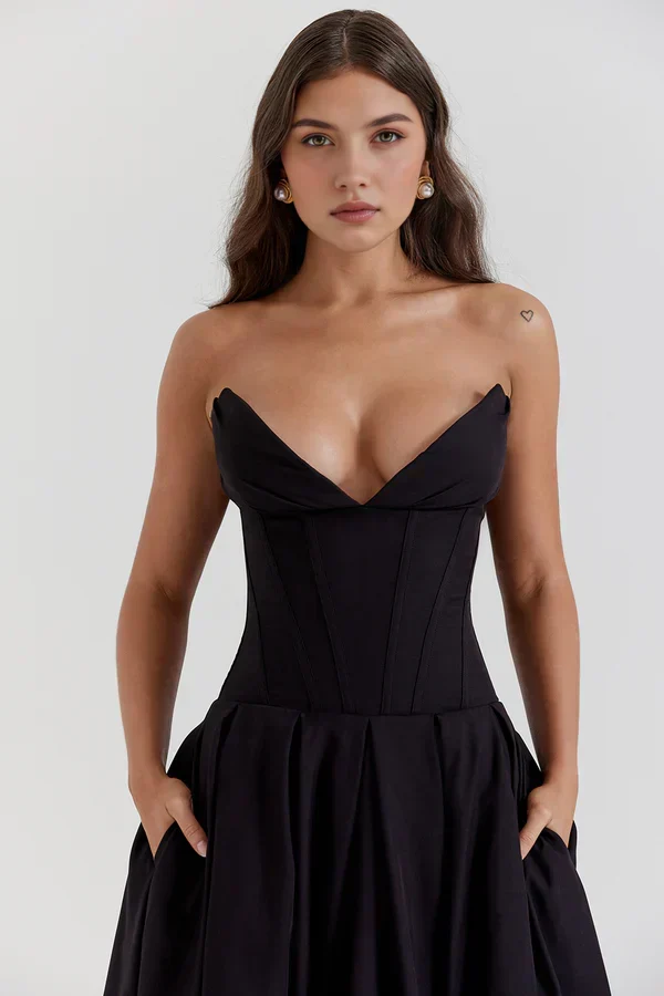 Damenkleid | Trägerlose Ausführung und mittlere Länge