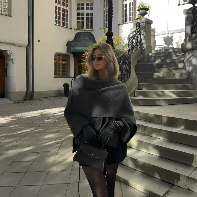Damen Cape Winterjacke | Knopfverschluss und weiter Schnitt