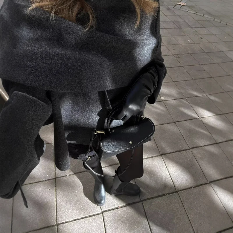 Damen Cape Winterjacke | Knopfverschluss und weiter Schnitt