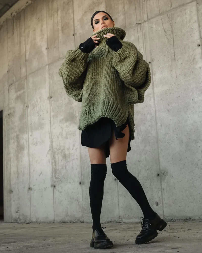 Damenpullover | Oversized Schnitt und weite Krempe