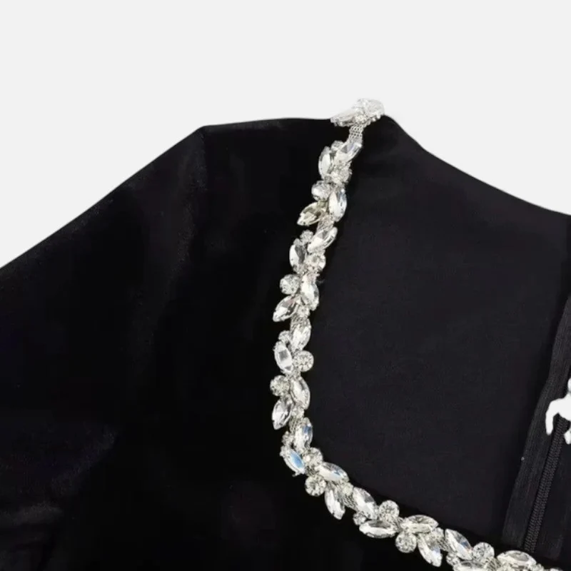 Samt Minikleid mit Ziersteinbesatz