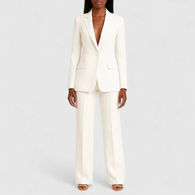 Eleganter Hosenanzug mit tailliertem Blazer