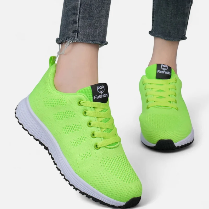 Atmungsaktive Sneaker mit Strickdesign