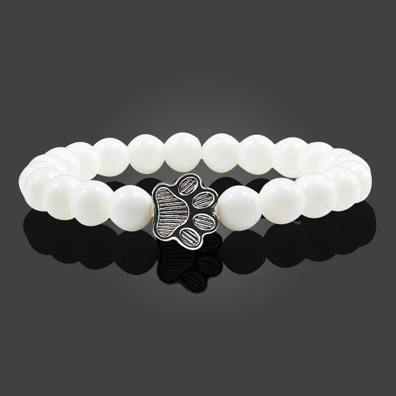 MELIA – Elegantes Perlenarmband mit charmantem Pfotenanhänger aus natürlichem Steinstoff