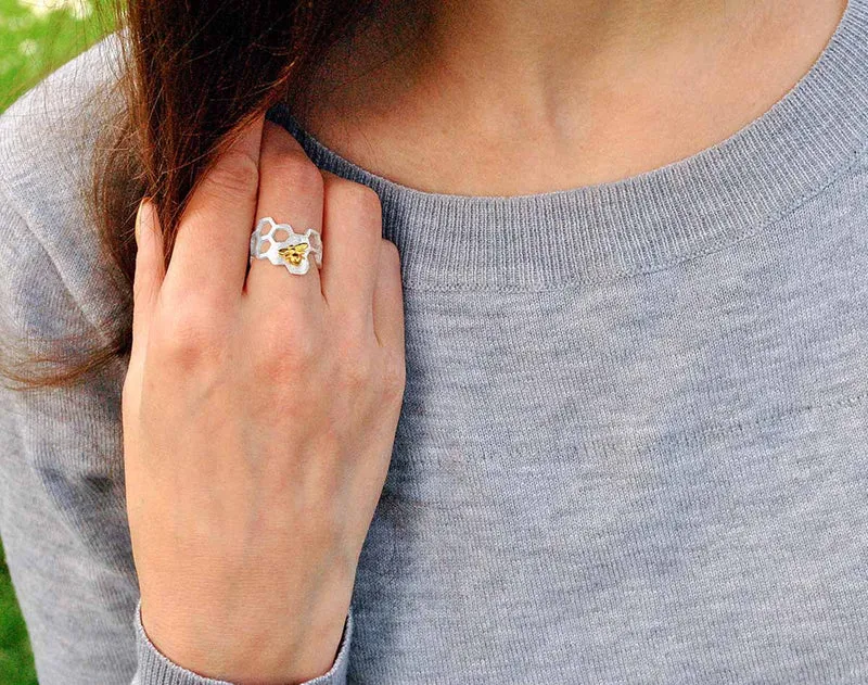 Eleganter verstellbarer Waben-Ring mit 18k Gold-Veredelung – MAEL