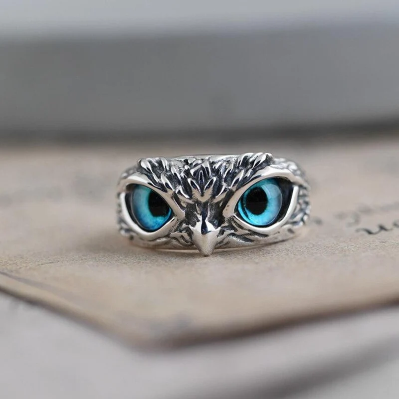Eleganter verstellbarer Silbereule-Ring mit opalem Glücksbringer – die mystische Eule der Selene
