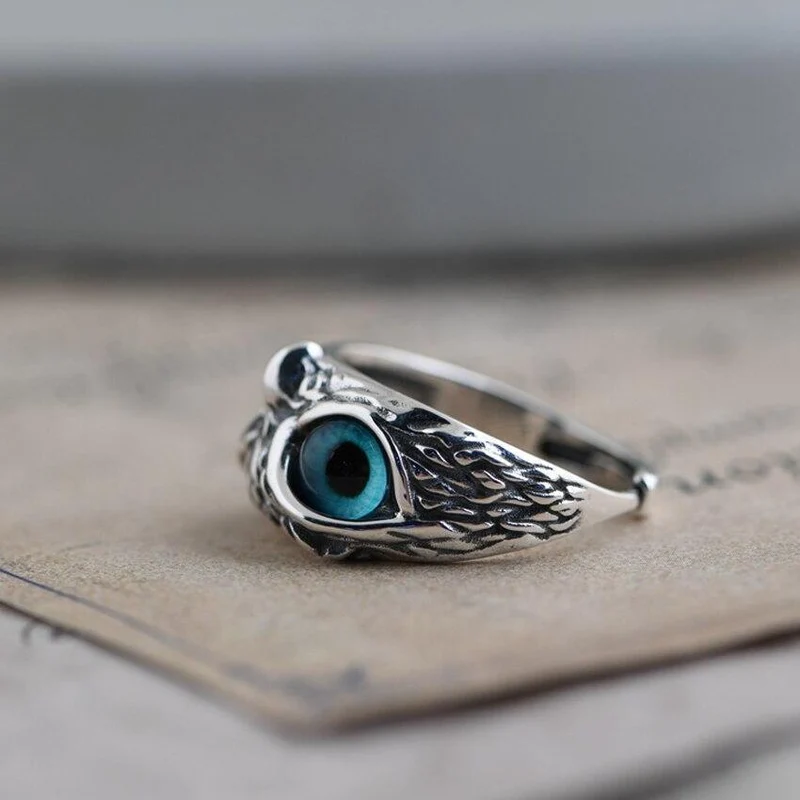 Eleganter verstellbarer Silbereule-Ring mit opalem Glücksbringer – die mystische Eule der Selene