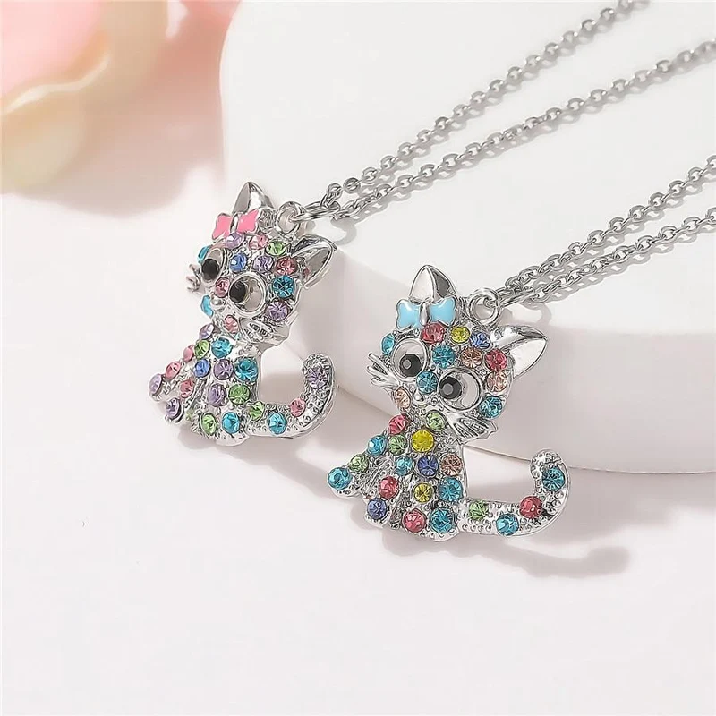 Elegante silberne Halskette mit niedlichem Babykätzchen und bunten Zirkonia - Feline