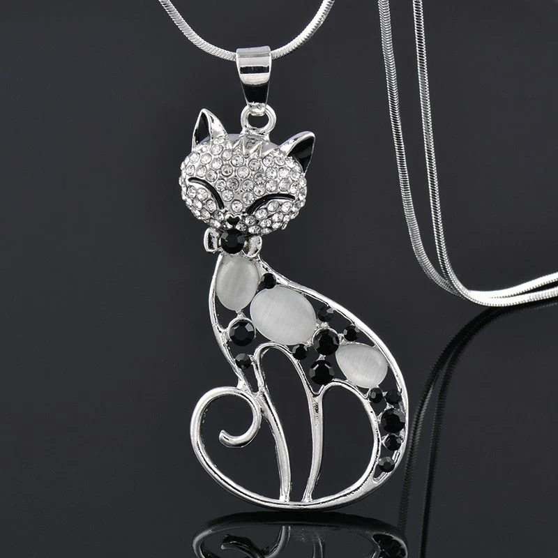 NAYA – Elegante Katzen-Liebe Halskette aus 925er Silber mit funkelnden Zirkonia für stilsichere Damen