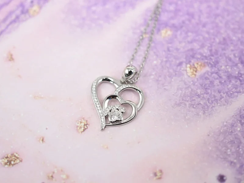 NAYLA – Elegante Pfoten- & Herz-Halskette aus feinem 925er Sterlingsilber mit funkelnden Zirkonia