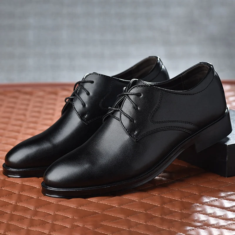 Herren Schnürschuhe | Geschlossene Form mit klarer Vorderpartie