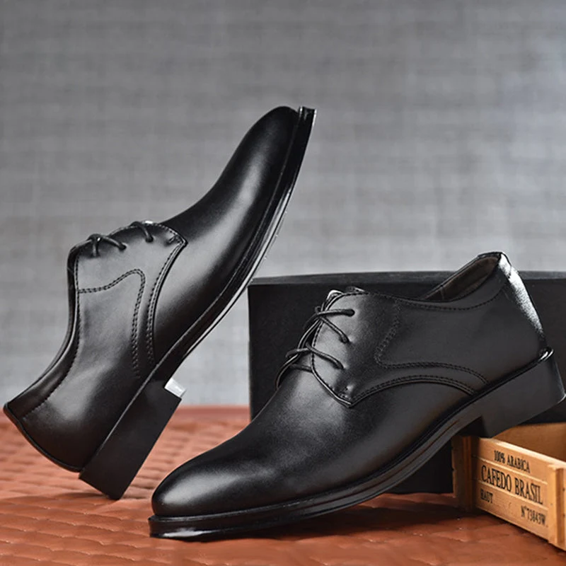 Herren Schnürschuhe | Geschlossene Form mit klarer Vorderpartie