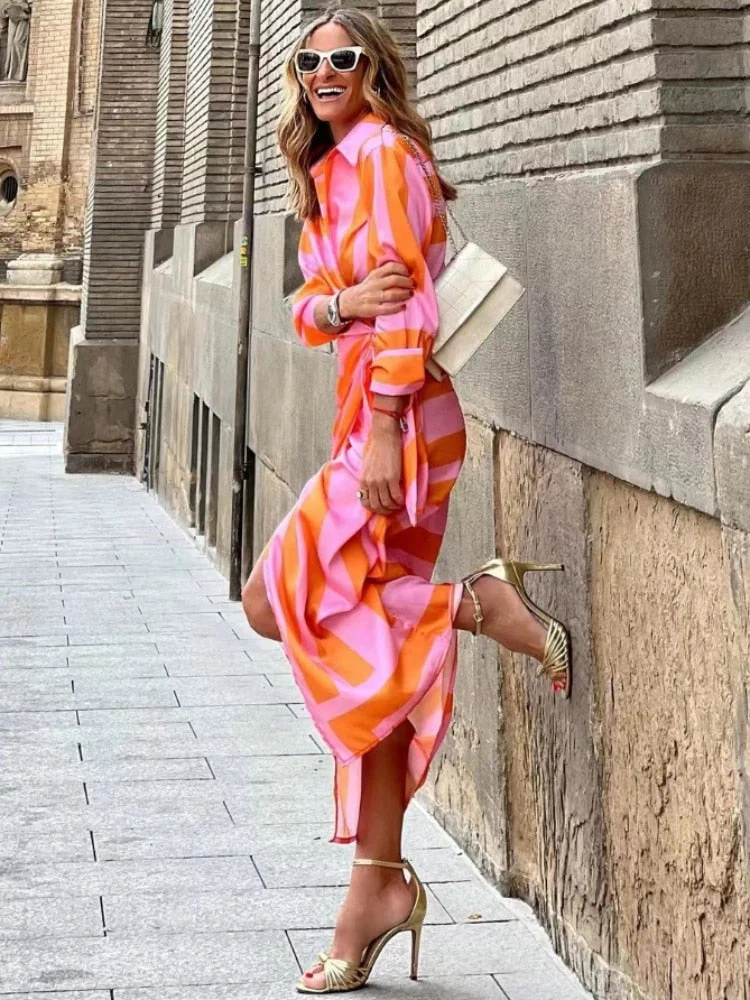 Damenkleid mit Wickelform | Midilänge