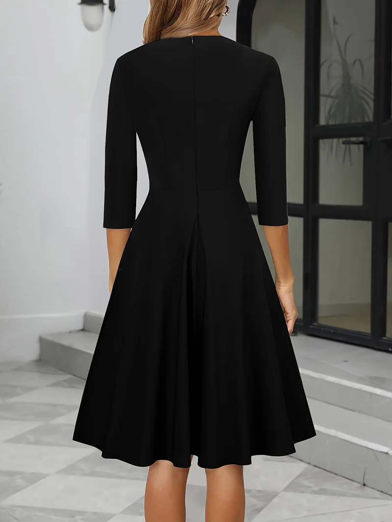 Damen-Abendkleid in Midi-Länge | klare Silhouettenführung