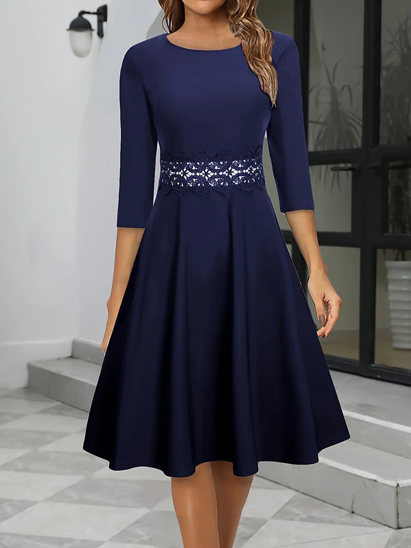 Damen-Abendkleid in Midi-Länge | klare Silhouettenführung