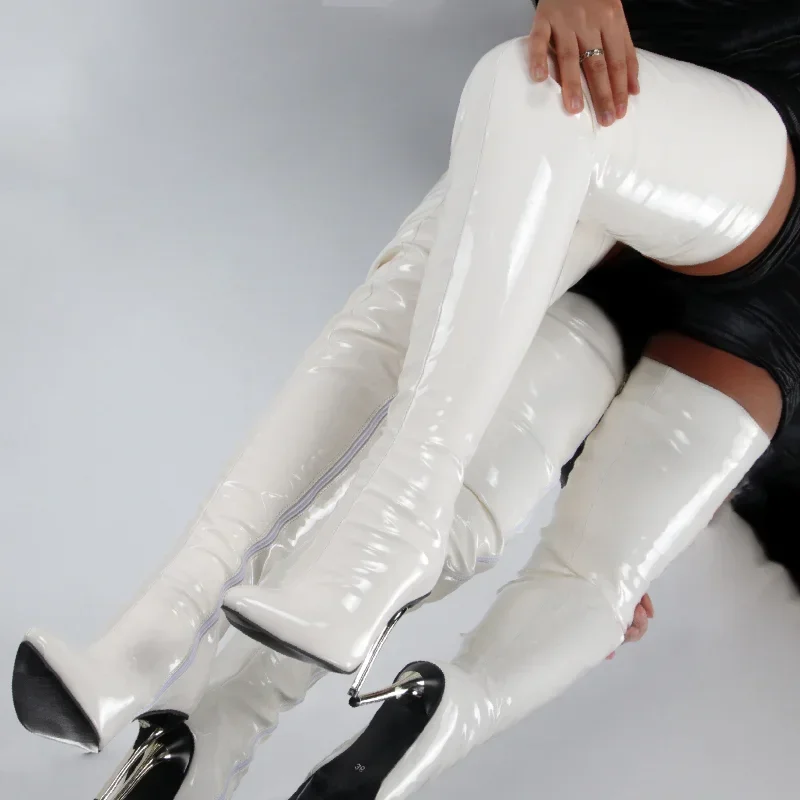 Damen-Stiefel mit überkniehöhe | spitz zulaufende front