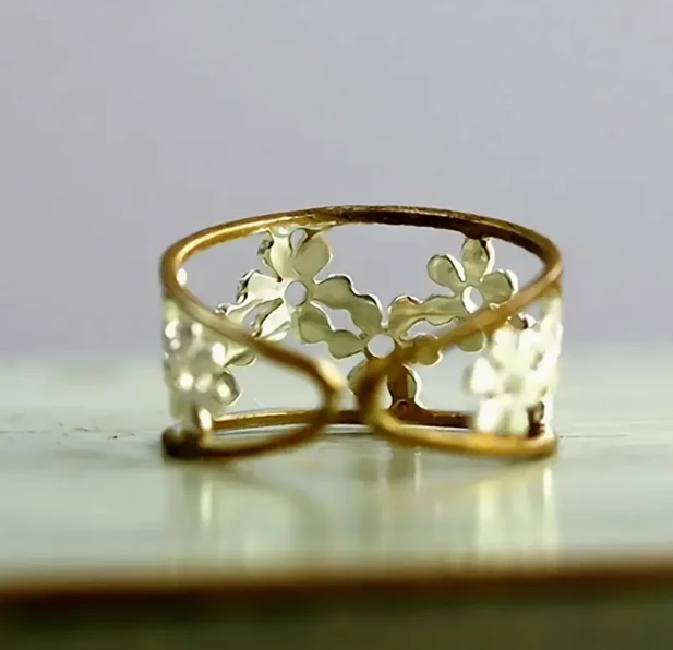 Exquisiter Emaille Blumenring Vintage Design