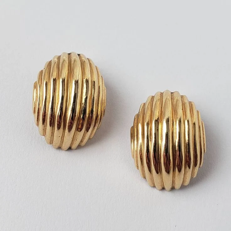Vintage Geprägte Gold-Ohrringe
