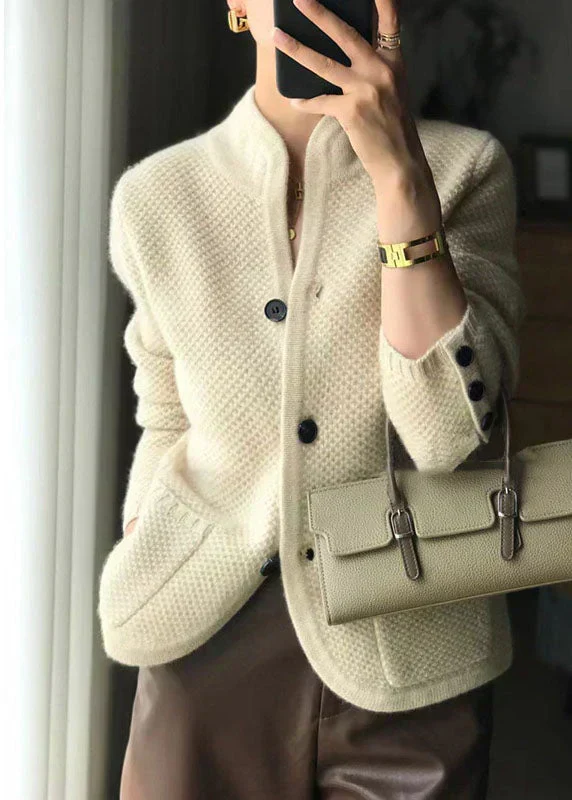 Claire – Strickjacke aus Wollmischung mit Knöpfen