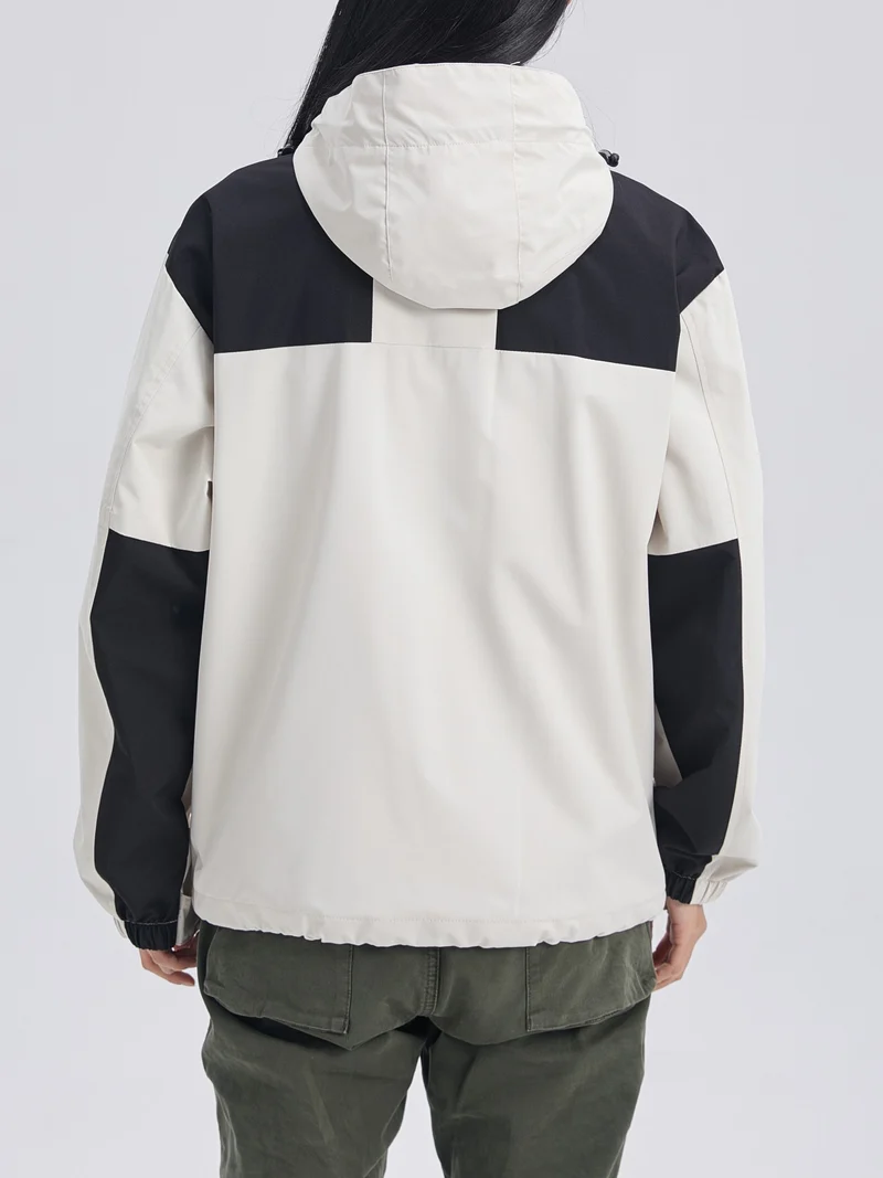 Elegante Fleecejacke mit Kapuze für Wintertage