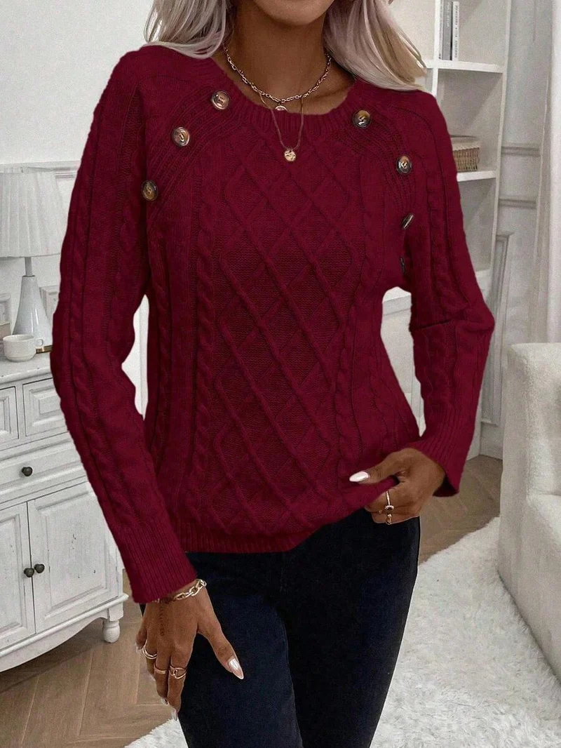 Clara – Pullover mit Knopfdetails und Zopfmuster