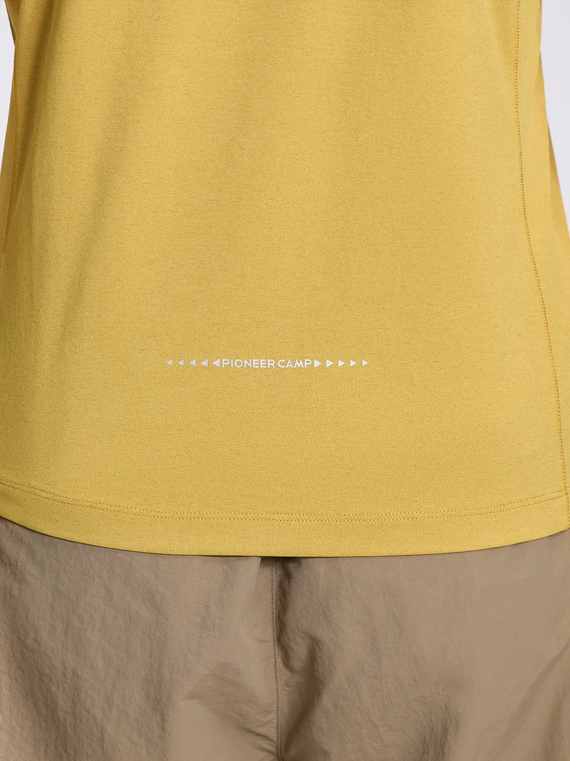 Women's Quick-Dry Colorblock Quarter-Zip Top