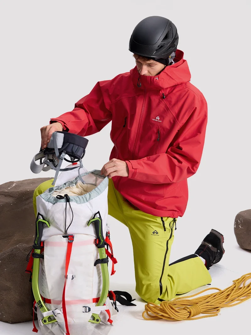 Pioneer Camp EVEREST Alpine Mountaineering Hardshell Jacket