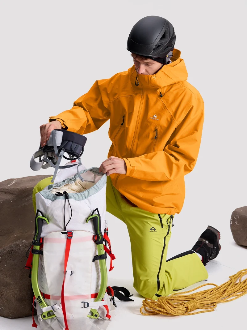 Pioneer Camp EVEREST Alpine Mountaineering Hardshell Jacket