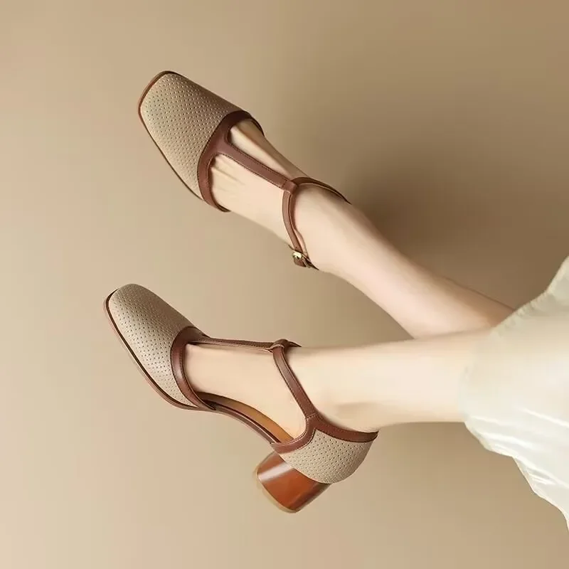 Nele | Damen Klassische Schuhe mit T-Riemen und Mittelhacke