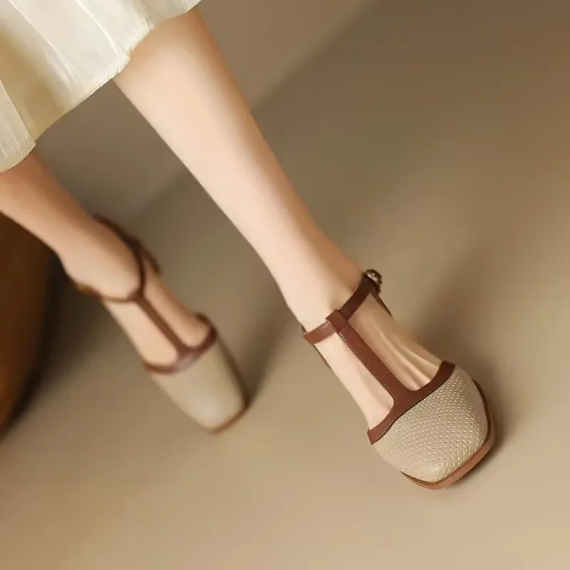 Nele | Damen Klassische Schuhe mit T-Riemen und Mittelhacke
