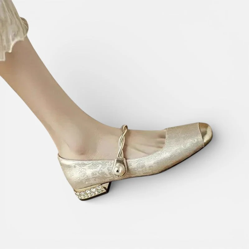 Orthopädische Damen Ballerinas mit Knöchelriemen und Absatz