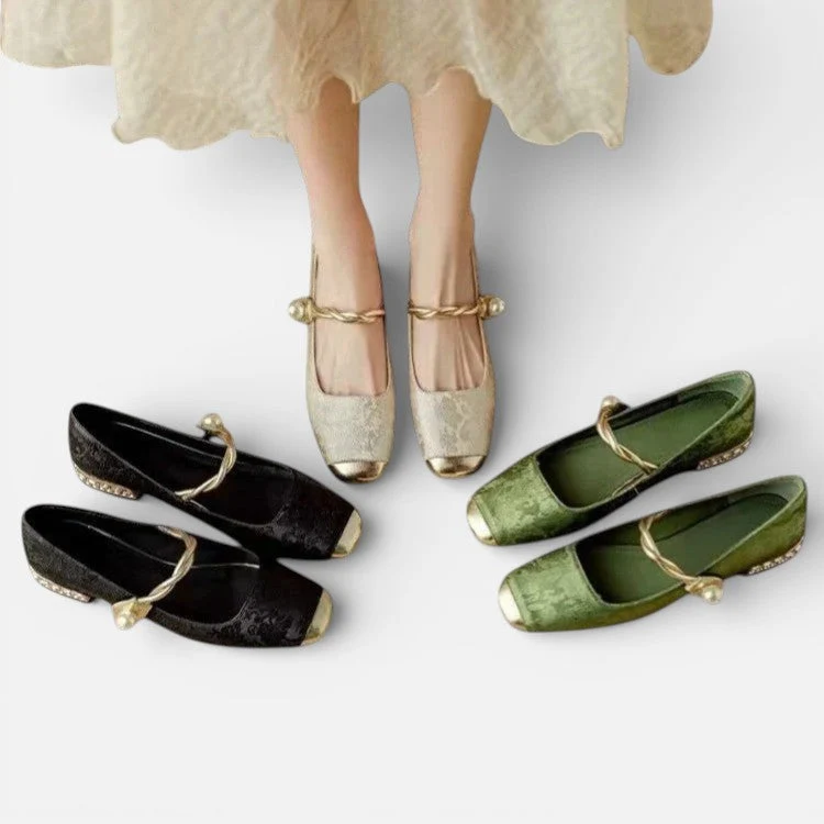 Orthopädische Damen Ballerinas mit Knöchelriemen und Absatz