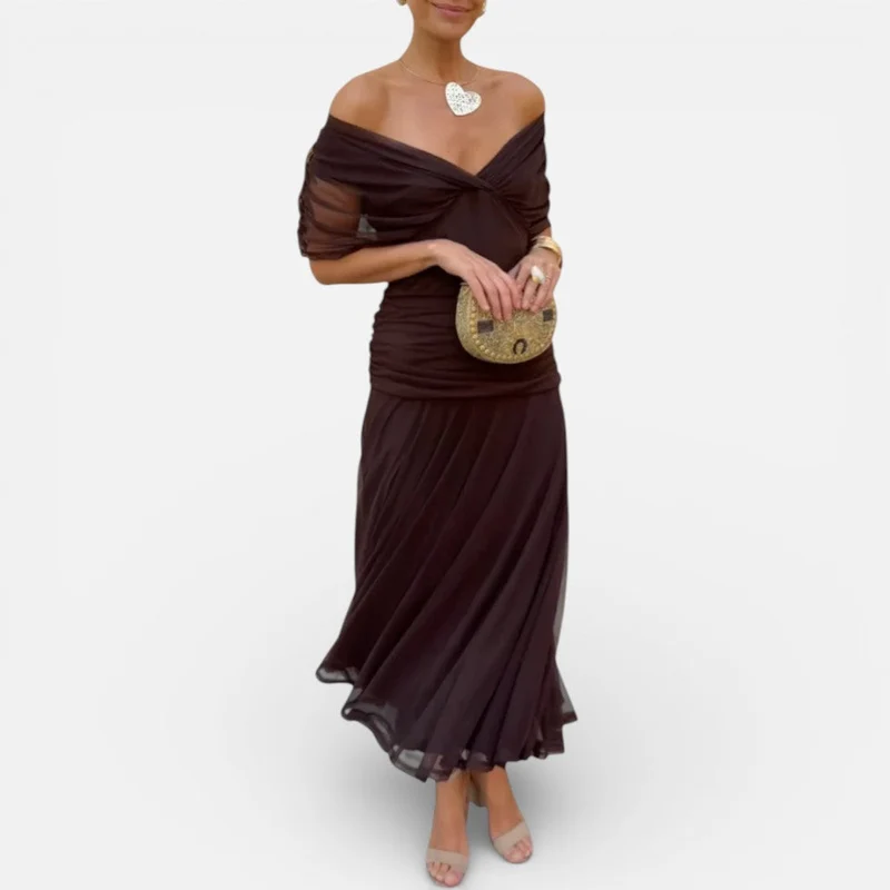 Schulterfreies Midikleid mit Drapierung