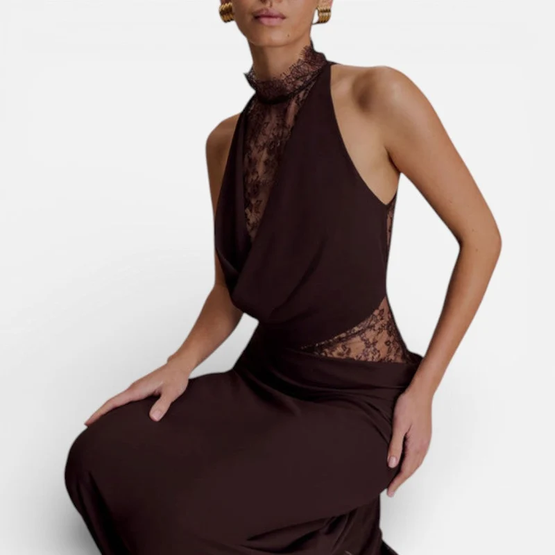 Langes Abendkleid mit Spitzenoberteil und Neckholderkragen