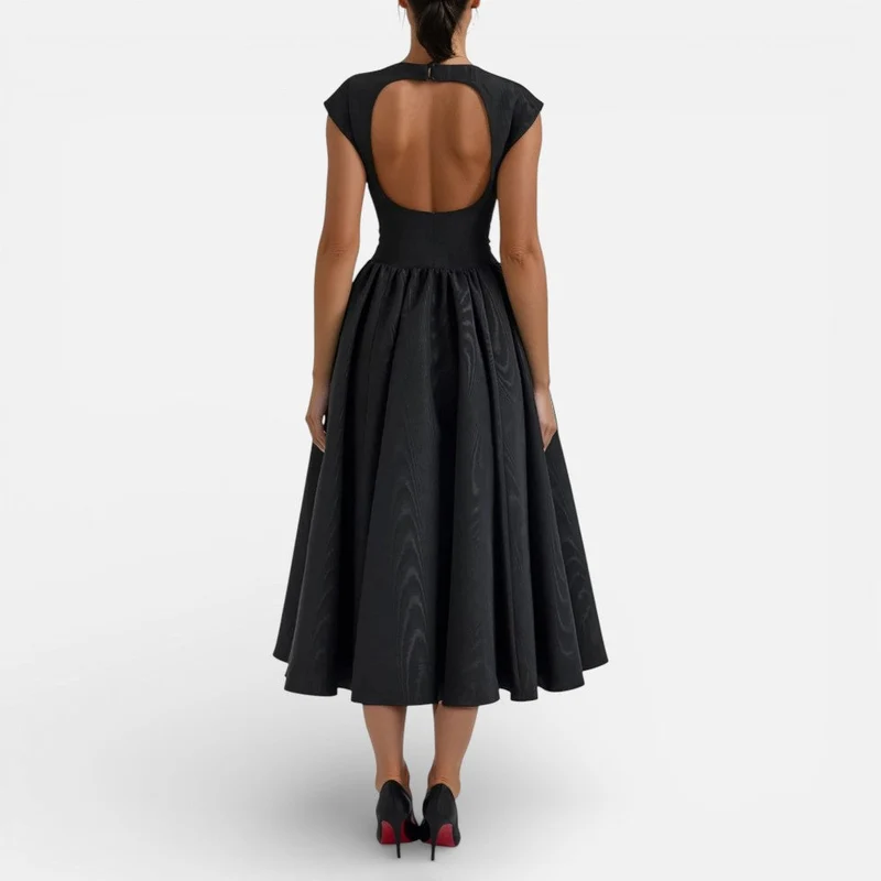 Midikleid mit offenem Rücken und ausgestelltem Rock
