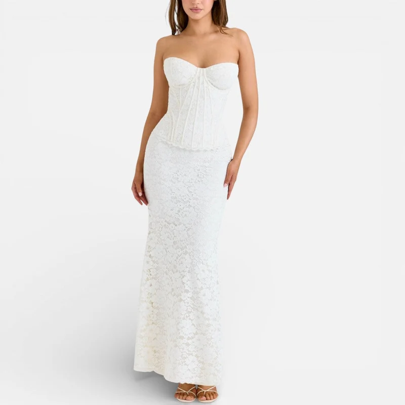 Langes Spitzenkleid mit trägerlosem Korsettoberteil