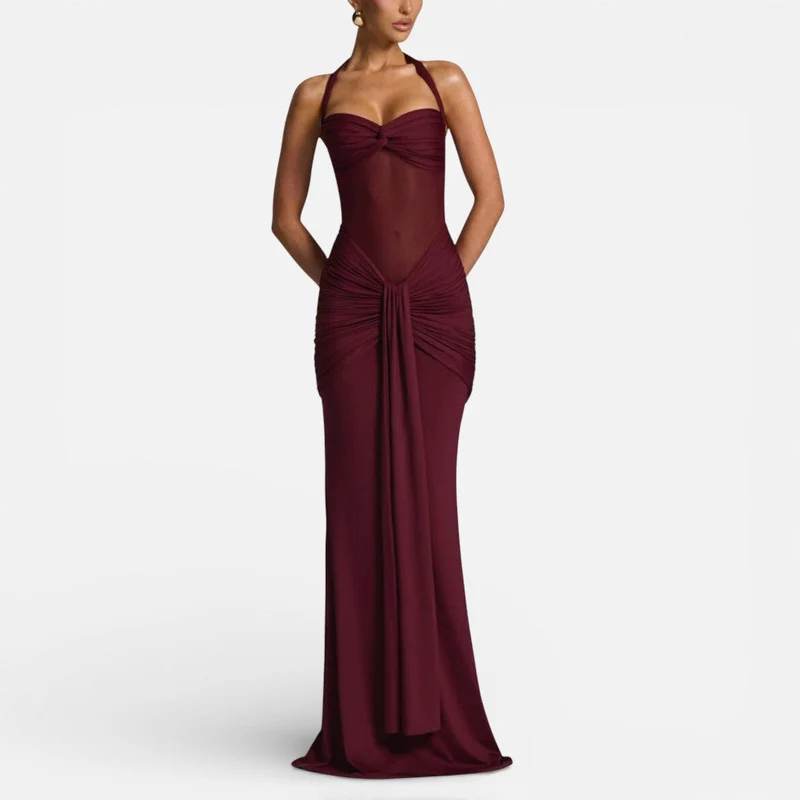Langes Abendkleid mit Neckholder und Drapierung