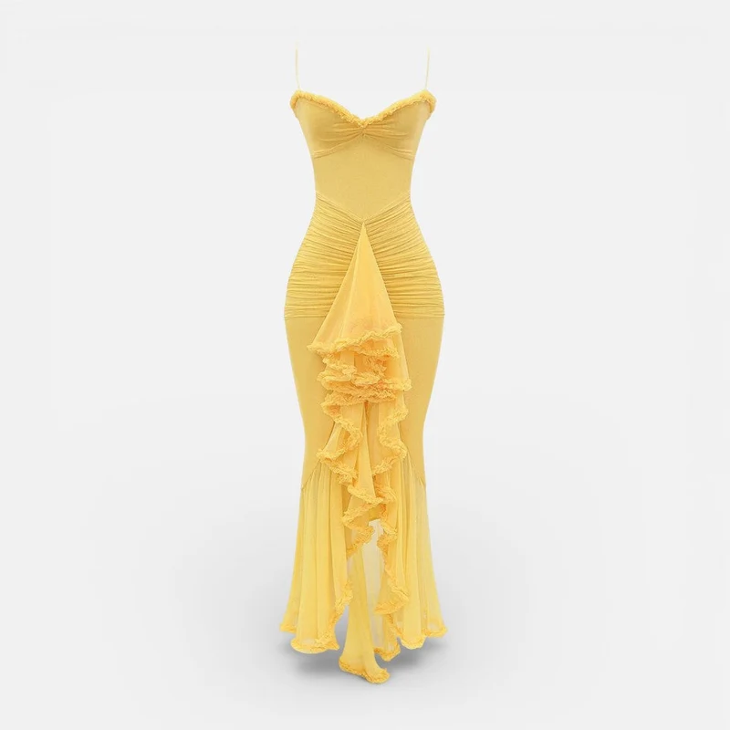 Langes Kleid mit Rüschen und Spaghettiträgern