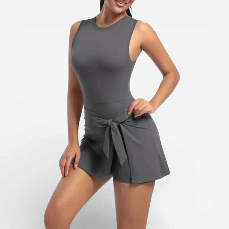 Damen Sportkleid mit integrierter Shorts und Bindetaille