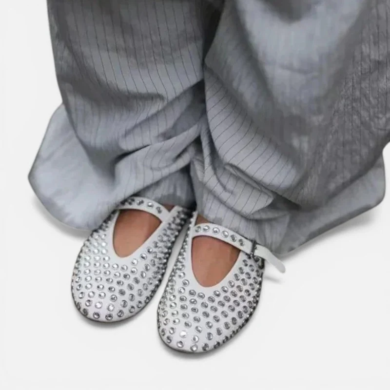 Ballerina Schuhe mit Nieten und Riemchen