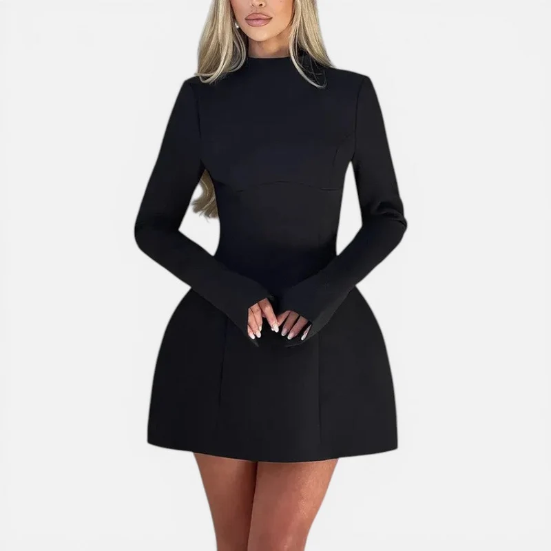 Minikleid mit langen Ärmeln und offenem Rücken