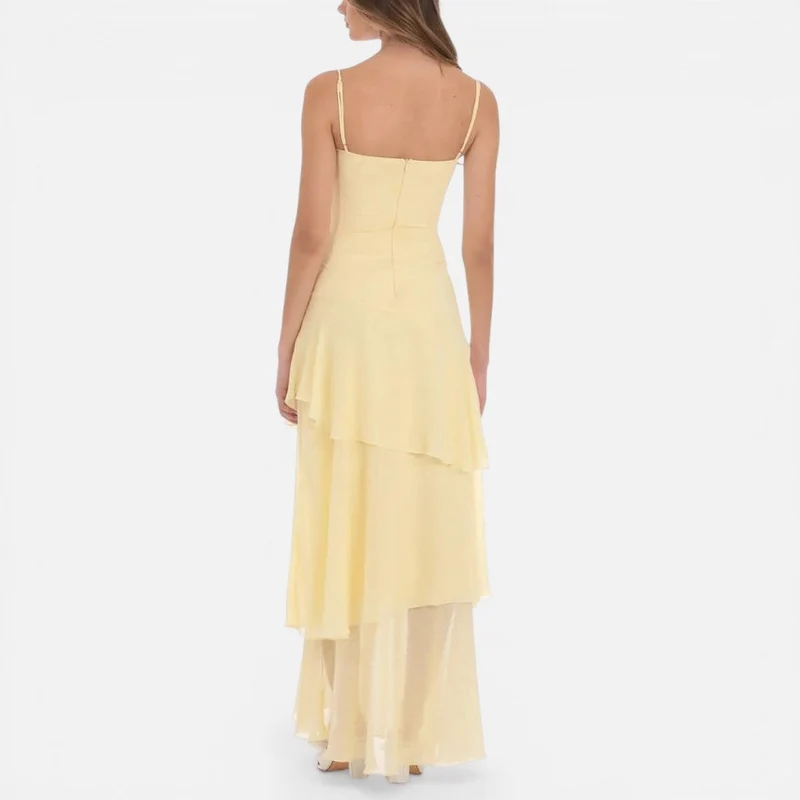 Maxikleid mit Spaghettiträgern und Volantrock