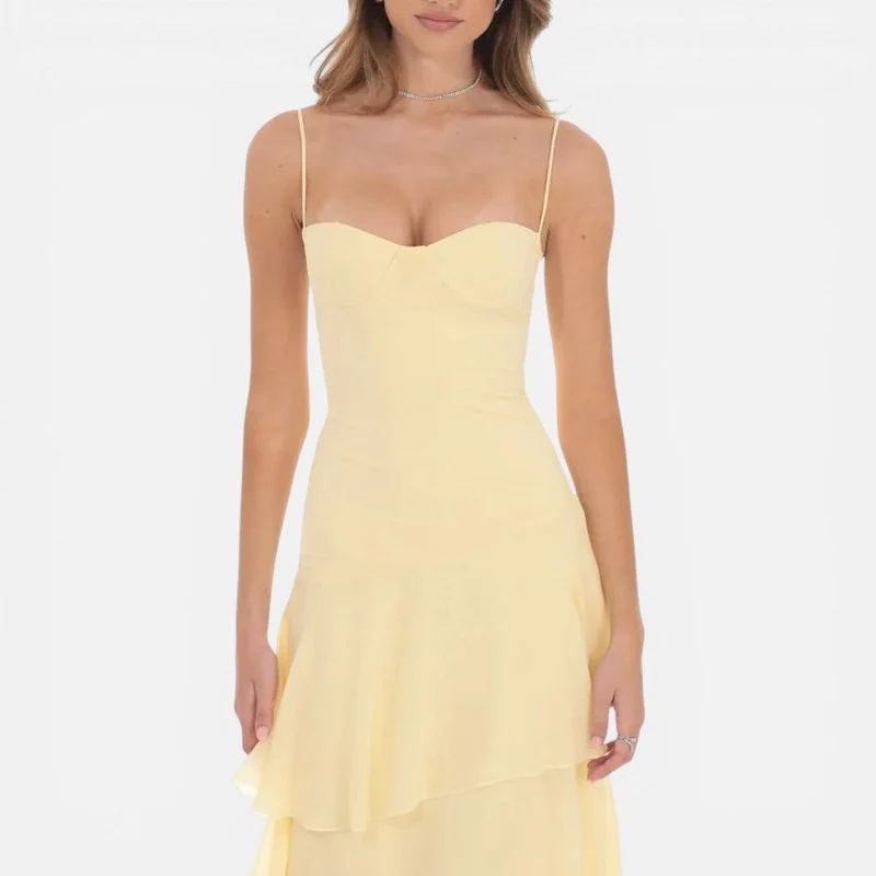Maxikleid mit Spaghettiträgern und Volantrock