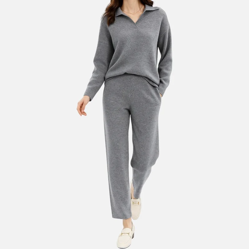 Strickset mit Kragenpullover und Hose