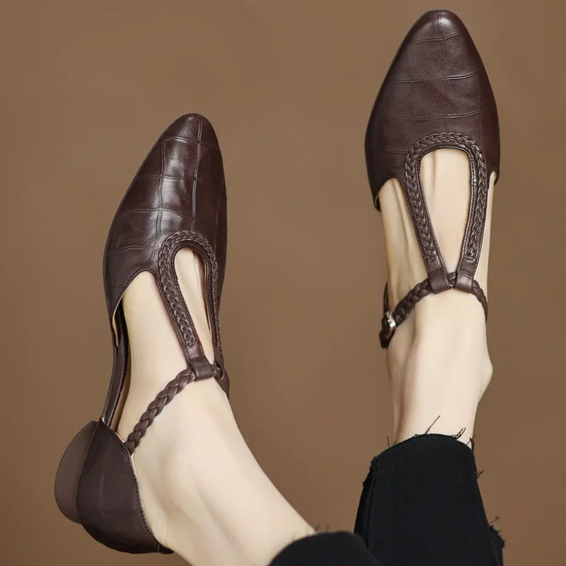 Astrid – Klassischer Lederschuh mit geflochtenem T-Riemen