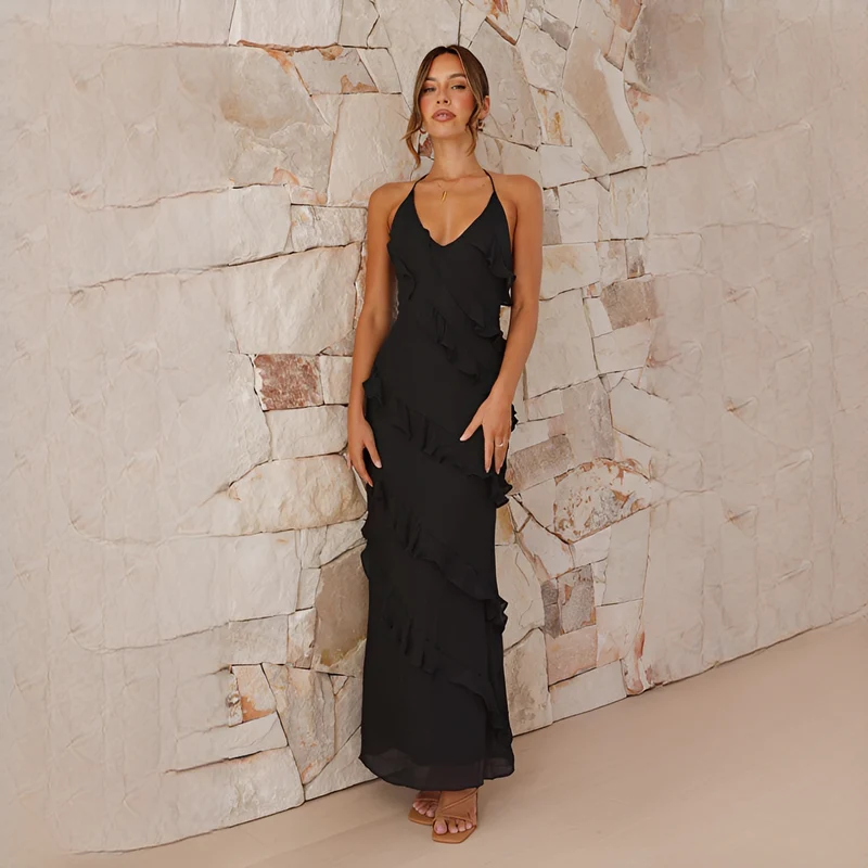 Latresia - Modern und Elegant: Neckholder-Kleid