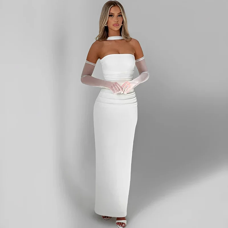 Carmila - Ein elegantes schulterfreies Oberteil in einem eng anliegenden Kleid